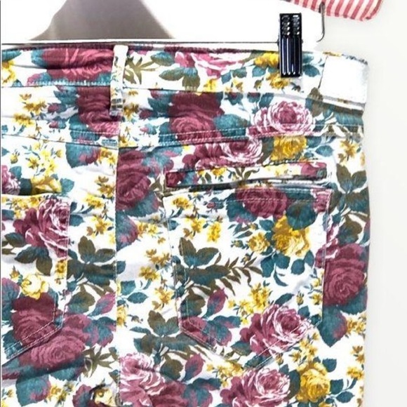 GUESS Floral Crop Skinny Jeans - Picture 6 of 8